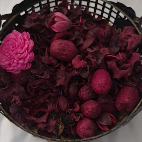 Decorative Basket with Pink Accents Potpurri Scented Very Fragrant - Picture 2 of 7